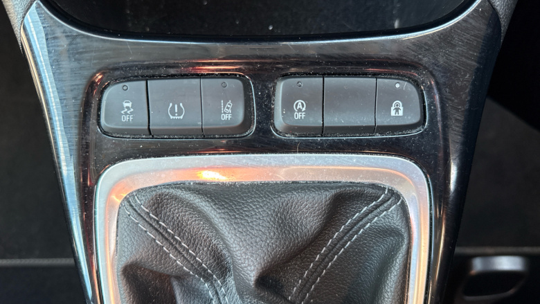 Vauxhall Crossland 1.2 Design 5dr Petrol Hatchback